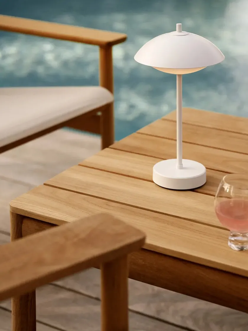 Fritz Hansen Clam Portable Lamp fra> Portable Lamper|Spots