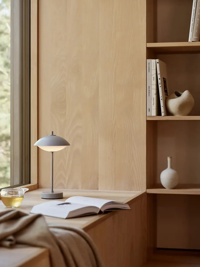 Fritz Hansen Clam Portable Lamp fra> Portable Lamper|Spots