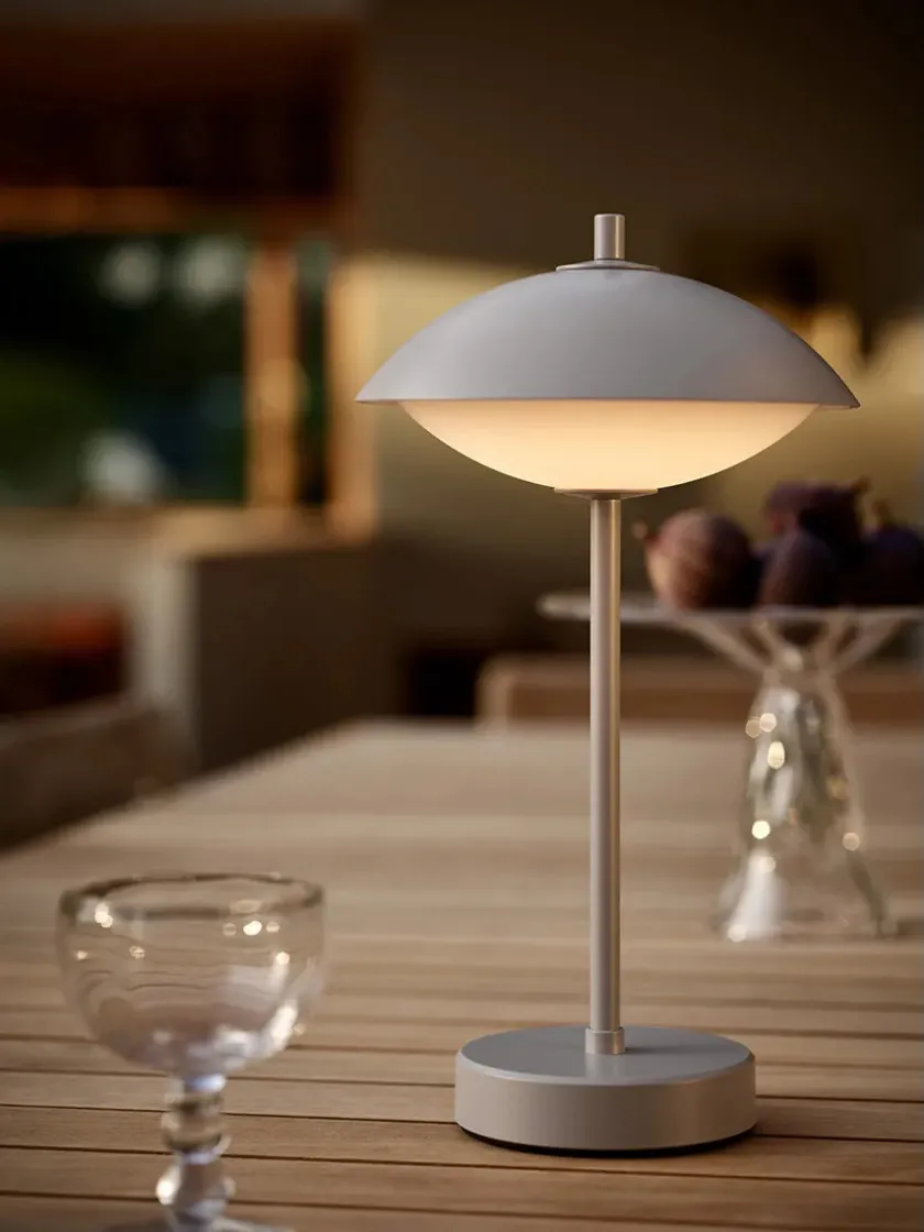 Fritz Hansen Clam Portable Lamp fra> Portable Lamper|Spots
