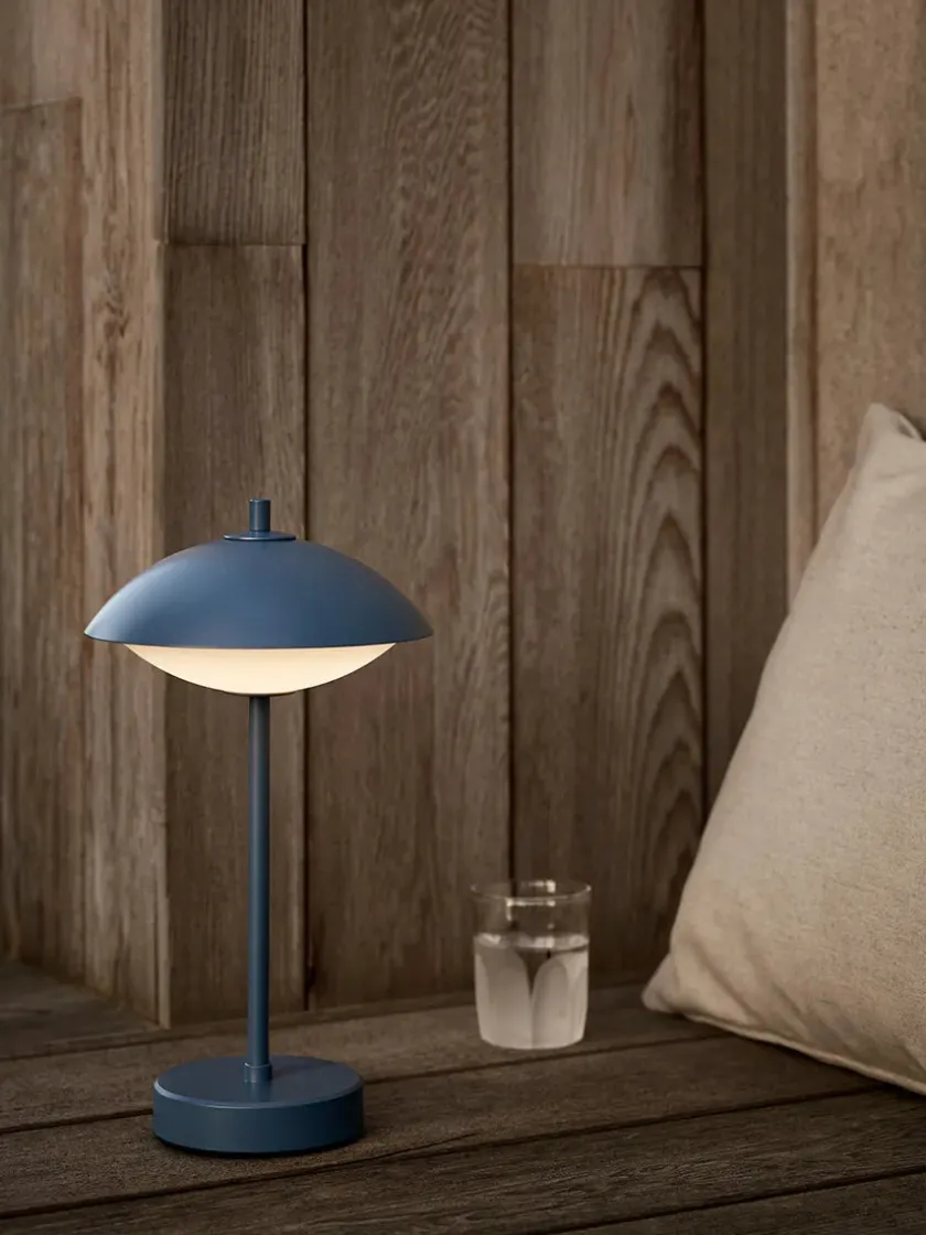 Fritz Hansen Clam Portable Lamp fra> Portable Lamper|Spots