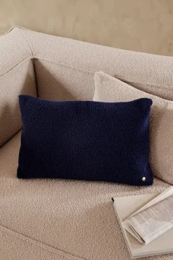 Ferm Living Clean Cushion, deep blue 60x40 fra> Puder Og Plaider|Puder