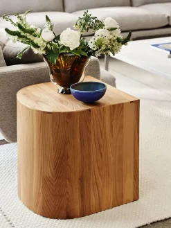 Fritz Hansen CM210 Taburet, kirsebærtræ af Cecilie Manz> Skamler
