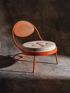 GUBI Copacabana Lounge Chair, international orange fra><noscript><img width=