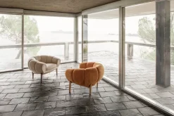 GUBI Croissant Lounge Chair, leather fra> Lænestole