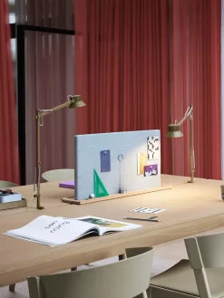 Muuto Dedicate L2 Bordlampe fra> Skrivebordslamper