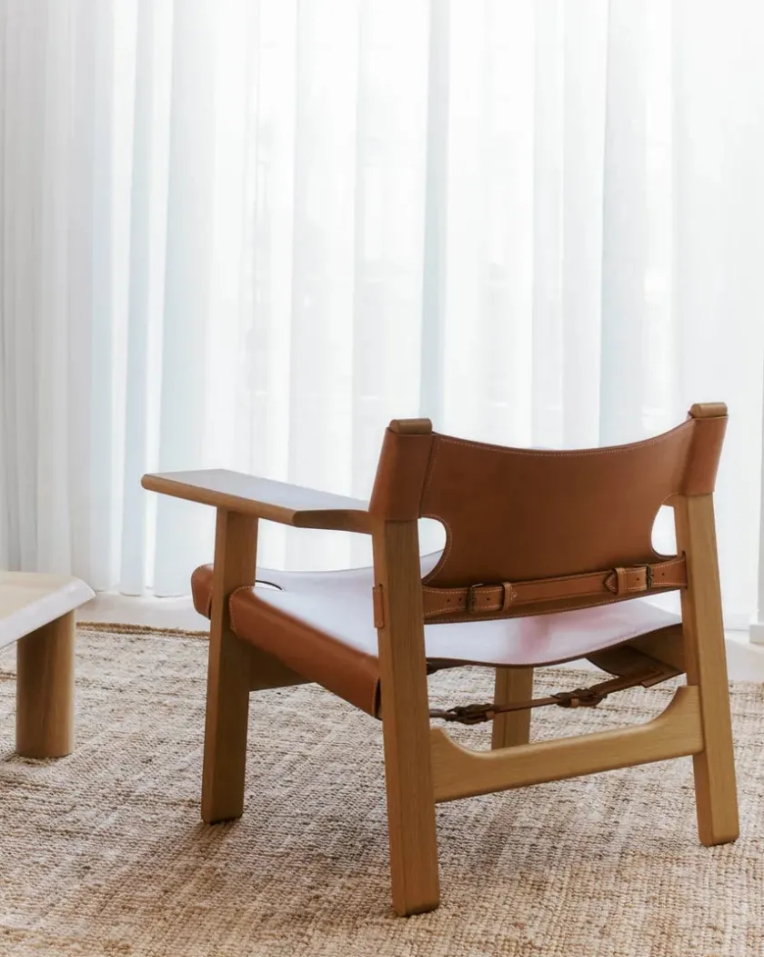 Fredericia Furniture Den Spanske Stol i sort læder, valnød olie af Børge Mogensen> Lænestole