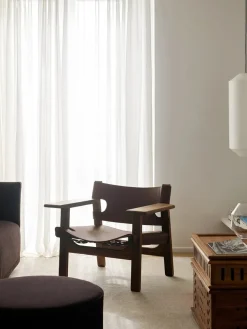 Fredericia Furniture Den Spanske Stol i sort læder, røget eg olie af Børge Mogensen><noscript><img width=