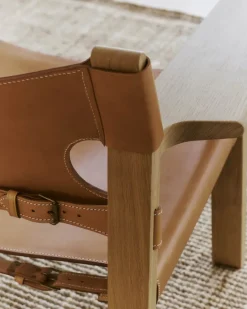 Fredericia Furniture Den Spanske Stol i sort læder, eg olie af Børge Mogensen><noscript><img width=