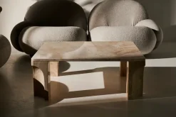 GUBI Doric Coffee Table 80 x 80 cm, Neutral White Travertine fra> Sofaborde