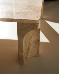 GUBI Doric Coffee Table 80 x 80 cm, Neutral White Travertine fra><noscript><img width=