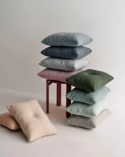 HAY Dot Cushion Linen fra><noscript><img width=