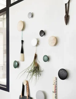 Muuto Dots (5 stk) fra> Knagerækker|Entrémøbler