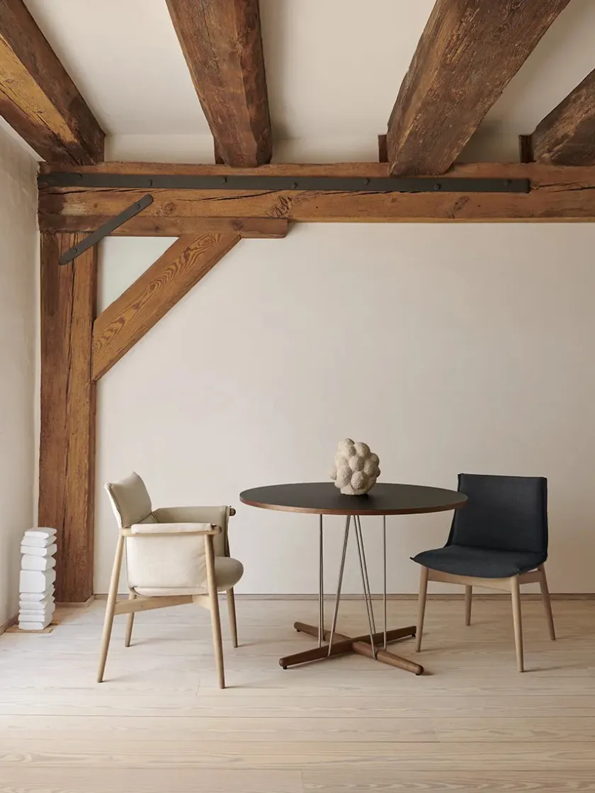 Carl Hansen & Søn E005 Embrace Chair af EOOS> Spisebordsstole