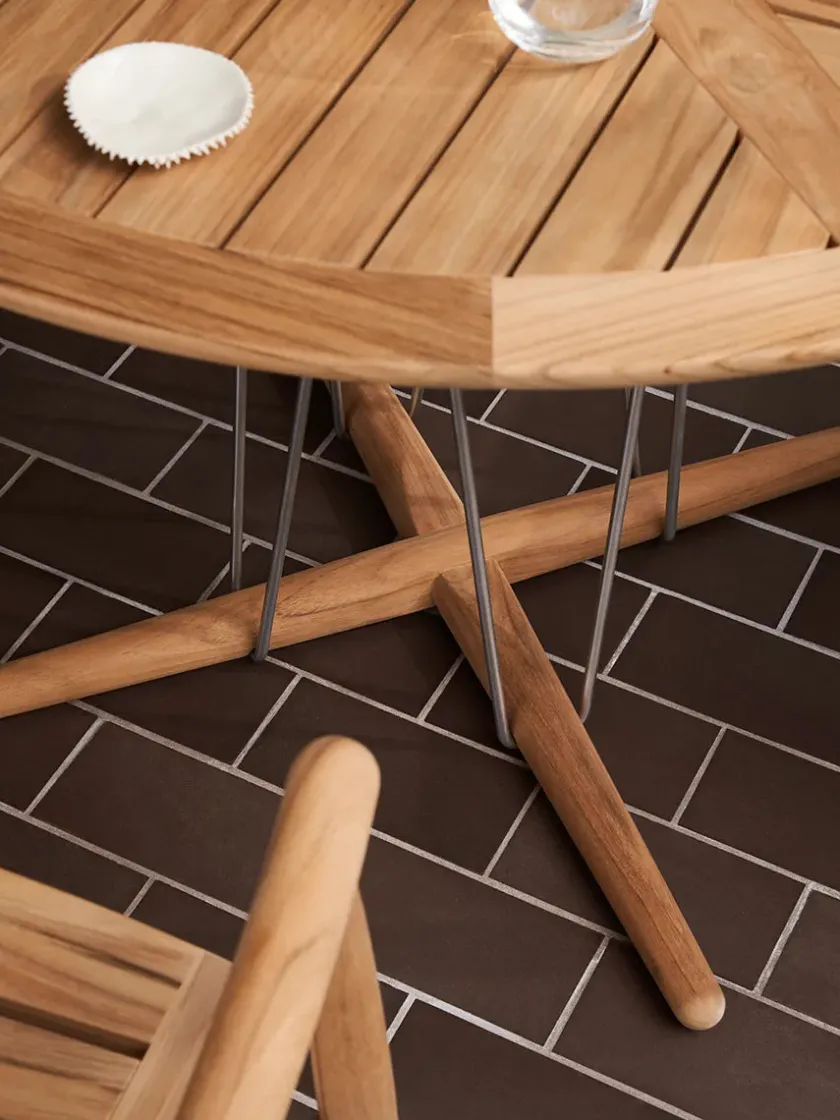 Carl Hansen & Søn E022 Havebord, Ø140 fra> Haveborde