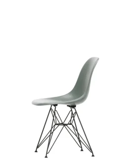 Vitra Eames Fiberglass Chair DSR, sortlakeret fra><noscript><img width=