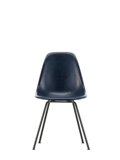 Vitra Eames Fiberglass Chair DSX, sortlakeret fra><noscript><img width=