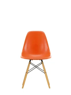 Vitra Eames Fiberglass Chair DSW, lys ahorn fra><noscript><img width=