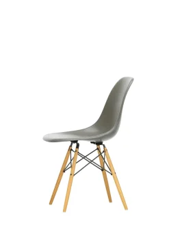 Vitra Eames Fiberglass Chair DSW, lys ahorn fra><noscript><img width=