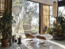 Vitra Eames Lounge Chair inkl. Fodskammel, valnød/Nubia fra> Fodskamler|Lænestole