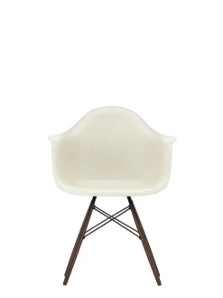 Vitra Eames Plastic Armchair DAW, mørkbejdset ahorntræ fra><noscript><img width=