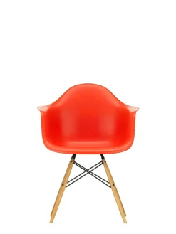 Vitra Eames Plastic Armchair DAW, ahorntræ fra><noscript><img width=