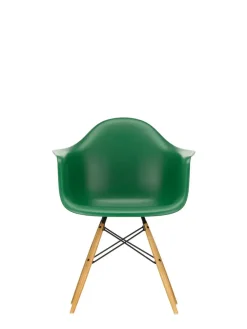 Vitra Eames Plastic Armchair DAW, ahorntræ fra><noscript><img width=