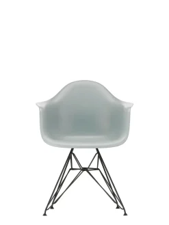 Vitra Eames Plastic Armchair DAR, sort pulverlakering fra><noscript><img width=