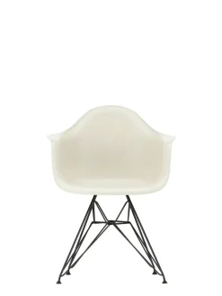 Vitra Eames Plastic Armchair DAR, sort pulverlakering fra><noscript><img width=