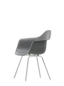 Vitra Eames Plastic Armchair DAX, forkromet fra><noscript><img width=