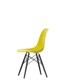 Vitra Eames Plastic Side Chair DSW, sortlakeret ahorntræ fra><noscript><img width=
