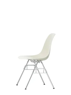 Vitra Eames Plastic Side Chair DSS-N, stabelbar fra><noscript><img width=
