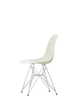 Vitra Eames Plastic Side Chair DSR, forkromet fra><noscript><img width=