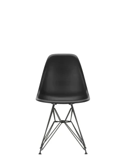 Vitra Eames Plastic Side Chair DSR, sort pulverlakeret fra><noscript><img width=
