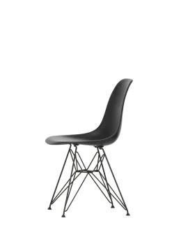 Vitra Eames Plastic Side Chair DSR, sort pulverlakeret fra><noscript><img width=