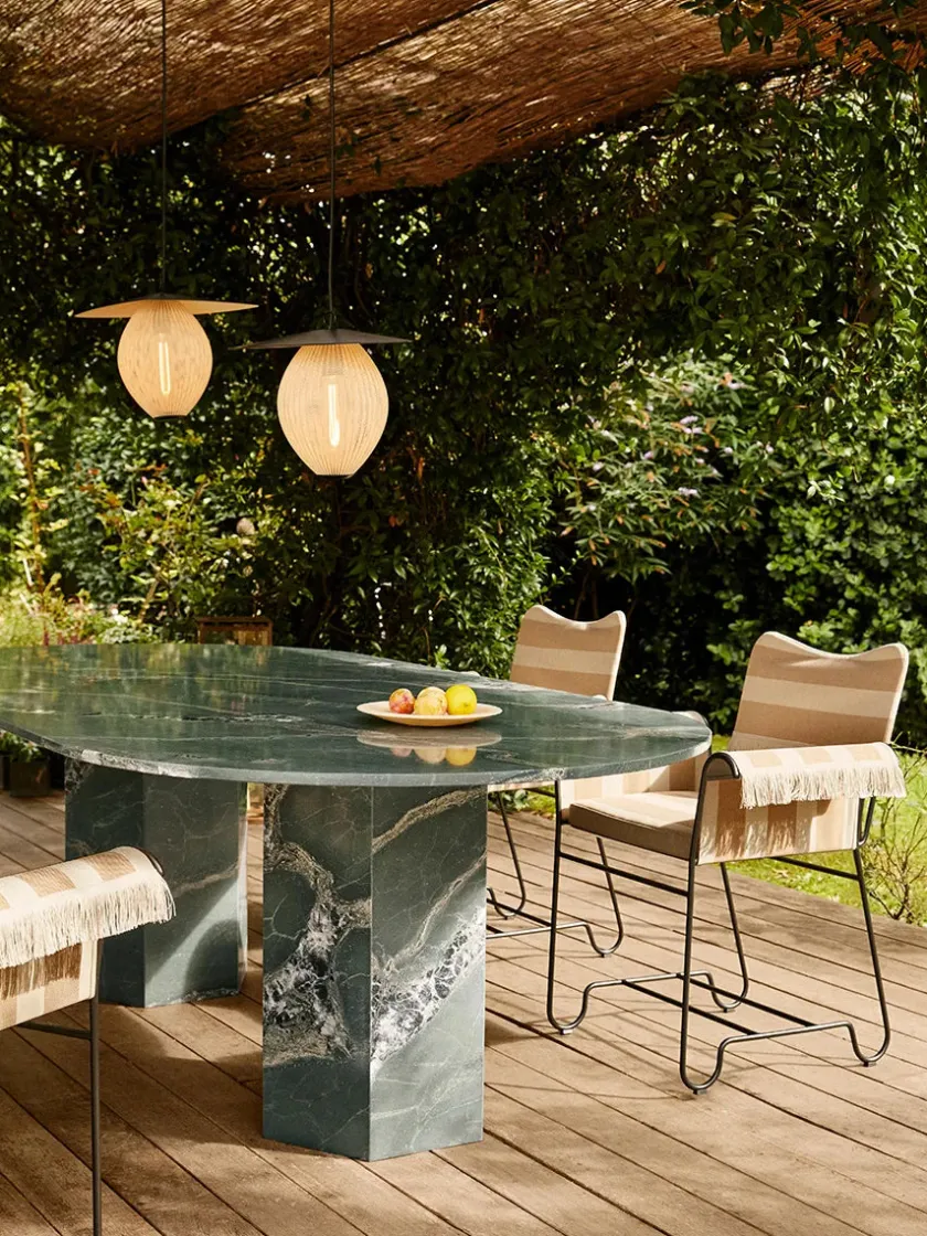 GUBI Epic Outdoor Dining Table, round fra> Haveborde
