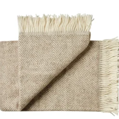 Silkeborg Uldspinderi Fanø Plaid, birch sand fra> Gaver Til Hende|Puder Og Plaider