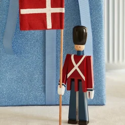 Kay Bojesen Fanebærer med tekstilflag, mini af><noscript><img width=