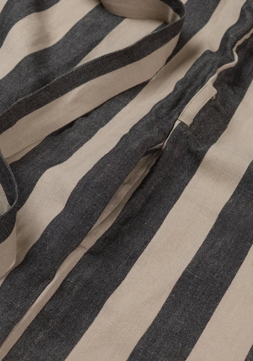 Ferm Living Field Robe, camel/red fra> Tøj|Badeværelsestekstiler