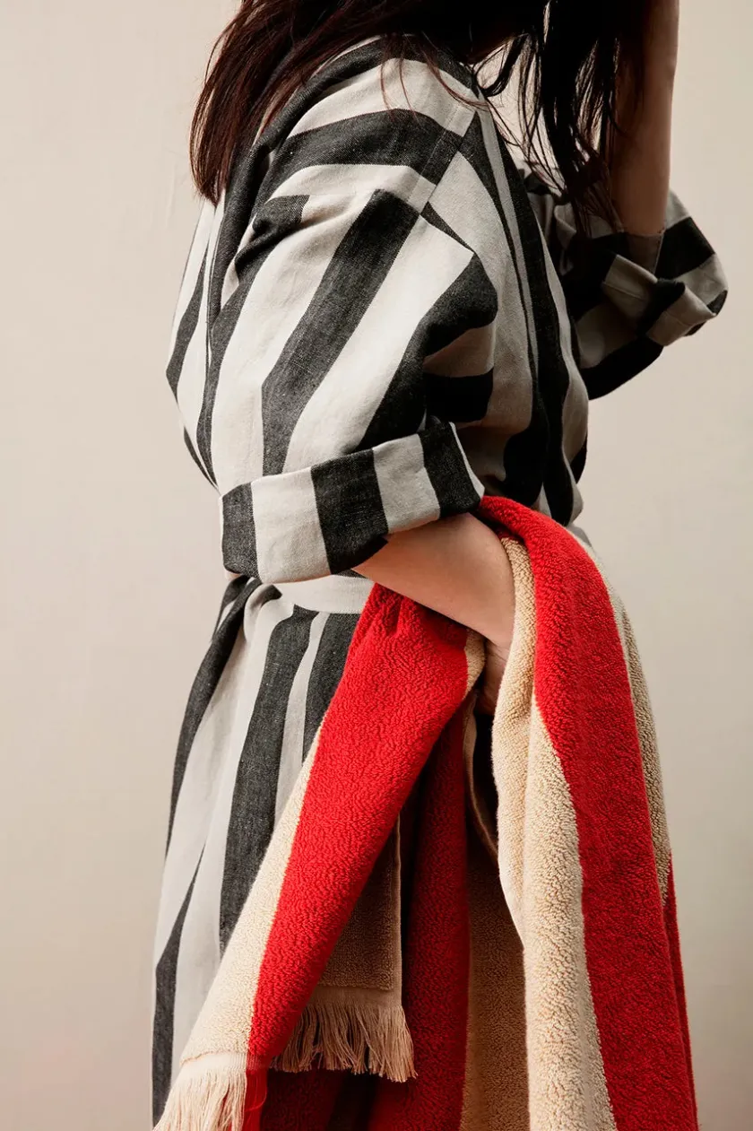 Ferm Living Field Robe, camel/red fra> Tøj|Badeværelsestekstiler