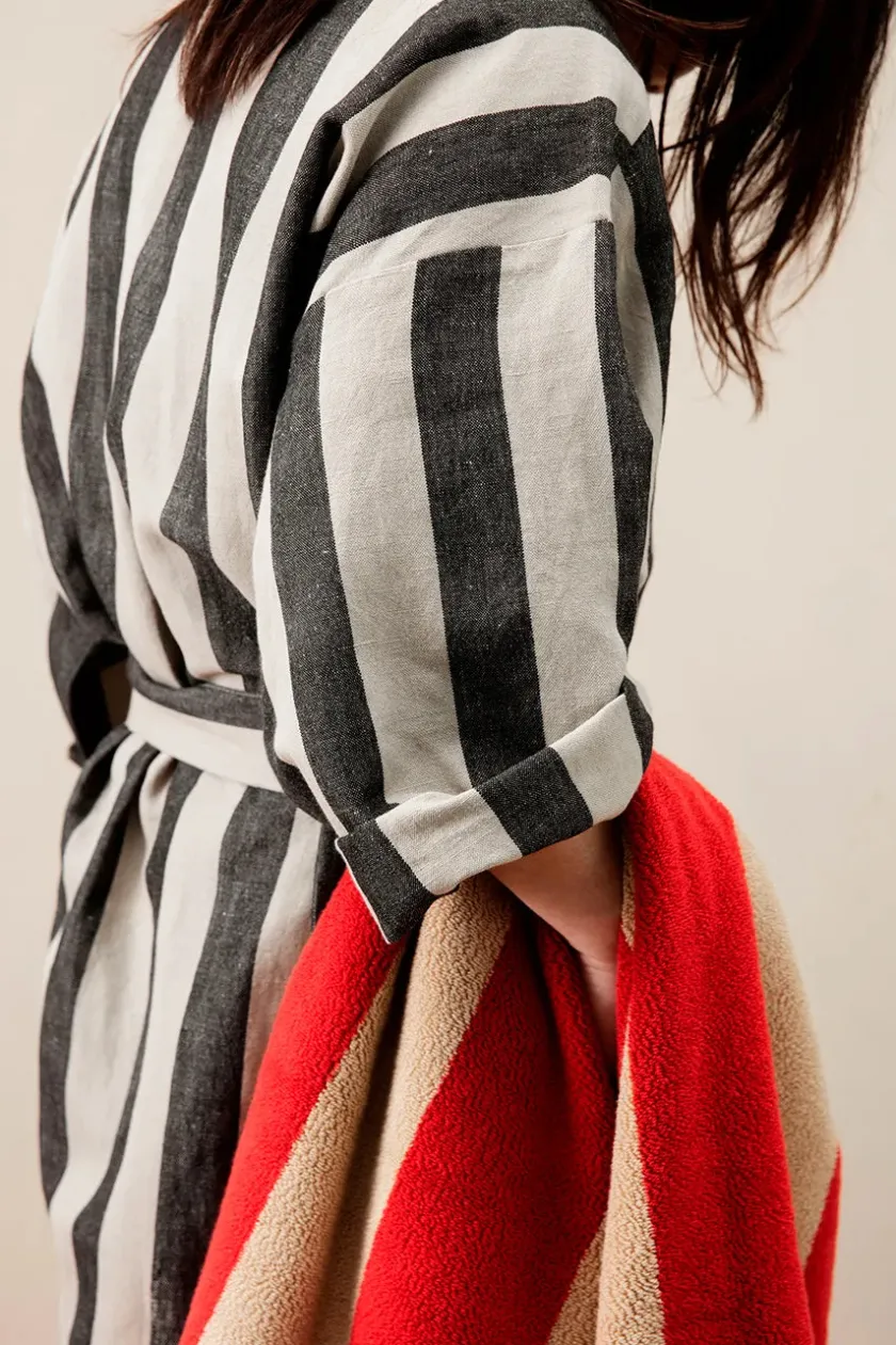 Ferm Living Field Robe, off-white/chocolate fra> Tøj|Badeværelsestekstiler
