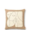 Ferm Living Figure Cushion, dark taupe/off-white fra> Puder Og Plaider|Puder