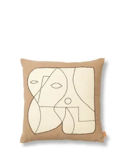 Ferm Living Figure Cushion, dark taupe/off-white fra> Puder Og Plaider|Puder
