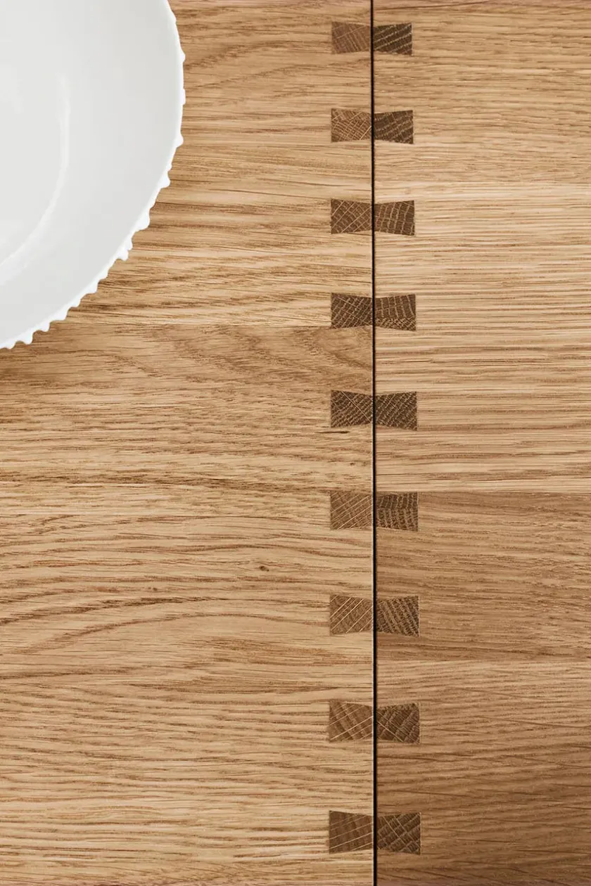 Carl Hansen & Søn FK63 Kabinet med ben fra> Skænke