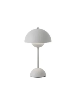 &Tradition Flowerpot Portable VP9 Bordlampe af Verner Panton><noscript><img width=