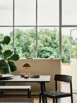 &Tradition Flowerpot Portable VP9 Bordlampe af Verner Panton><noscript><img width=