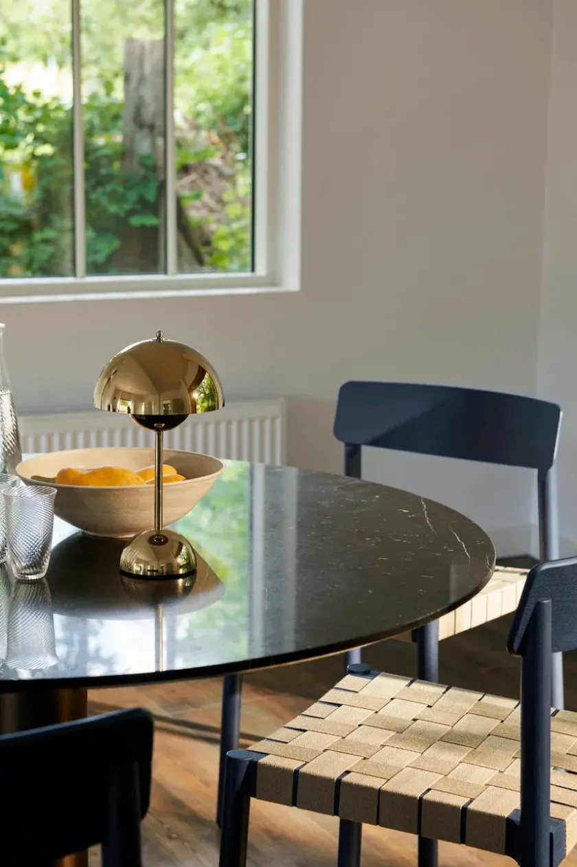 &Tradition Flowerpot Portable VP9 Bordlampe af Verner Panton> Gaver Til Hende|Portable Lamper