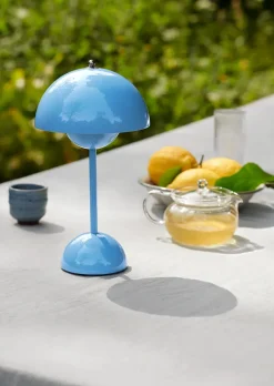 &Tradition Flowerpot Portable VP9 Bordlampe af Verner Panton><noscript><img width=