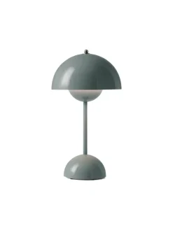 &Tradition Flowerpot Portable VP9 Bordlampe af Verner Panton><noscript><img width=