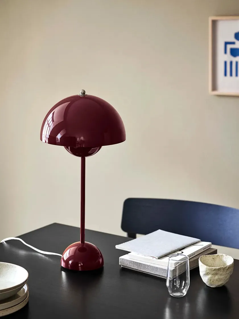 &Tradition Flowerpot VP3 bordlampe af Verner Panton> Gaver Til Hende|Spots
