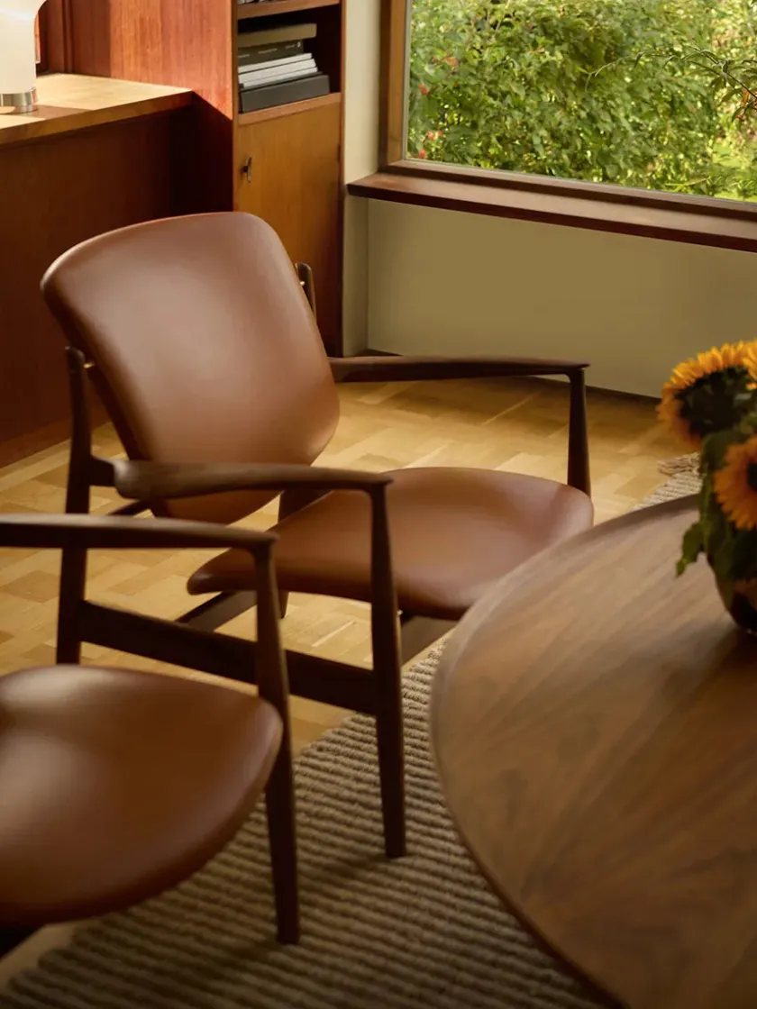 House of Finn Juhl France Chair, valnød af Finn Juhl> Lænestole